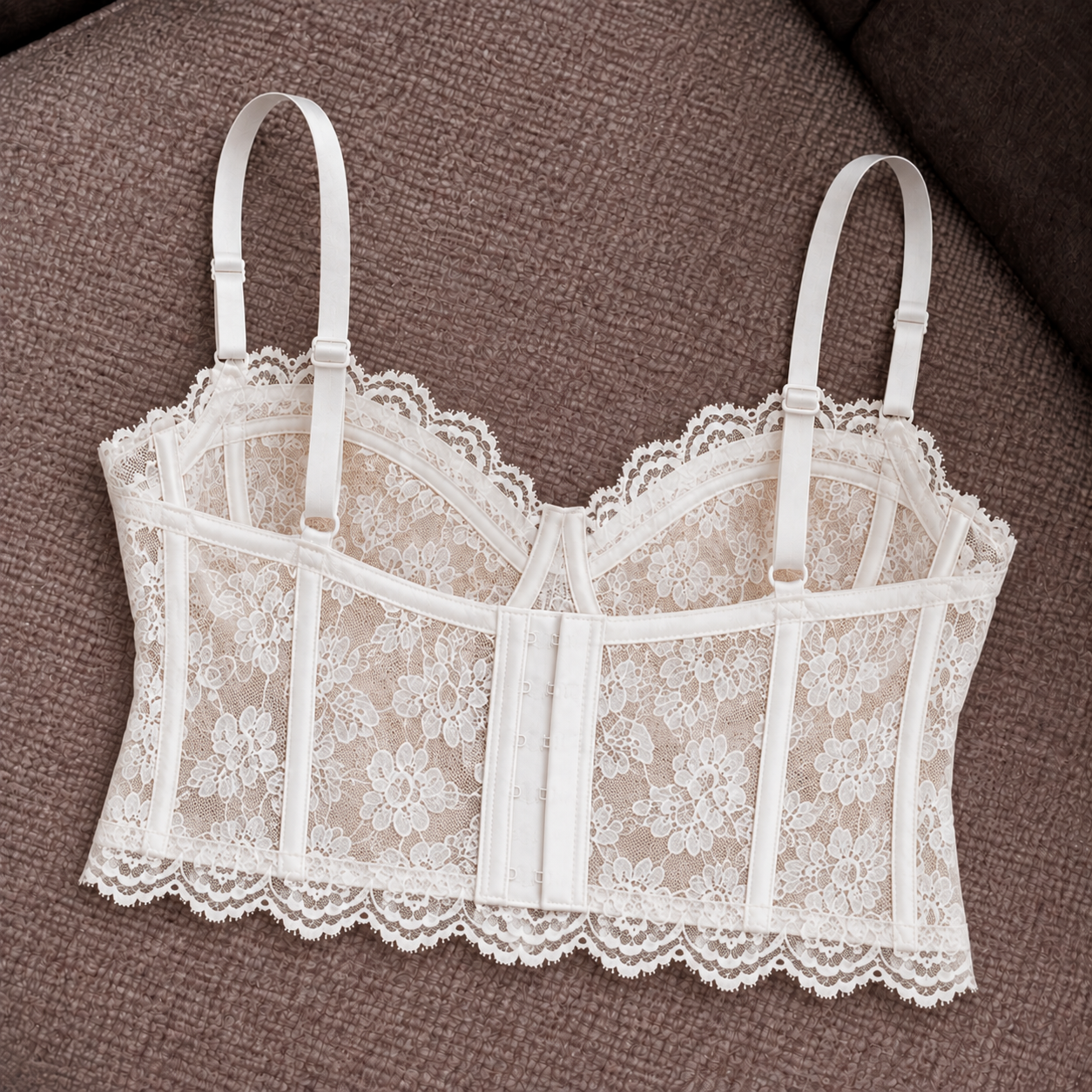 ست تاپ گیپور دانتل و شلوارک ساتن ابریشم زنانه سفید